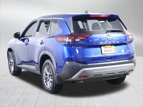 Used 2023 Nissan Rogue S AWD/4WD image 5