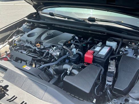 Used 2022 Toyota Camry LE FWD image 12