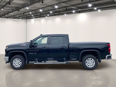 Used 2024 Chevrolet Silverado 2500 LT AWD/4WD image 4