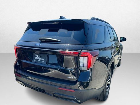 Used 2025 Ford Explorer ST-Line AWD/4WD image 5