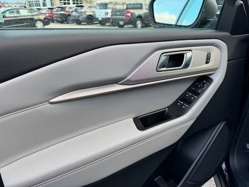 New 2026 Ford Explorer Active w/ Active Comfort Package image 21