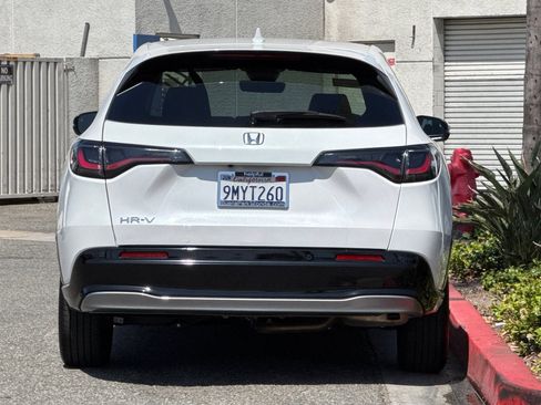 Used 2024 Honda HR-V EX-L image 9