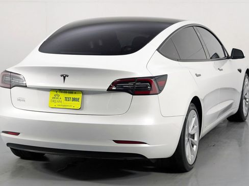Used 2023 Tesla Model 3 Standard Range image 51