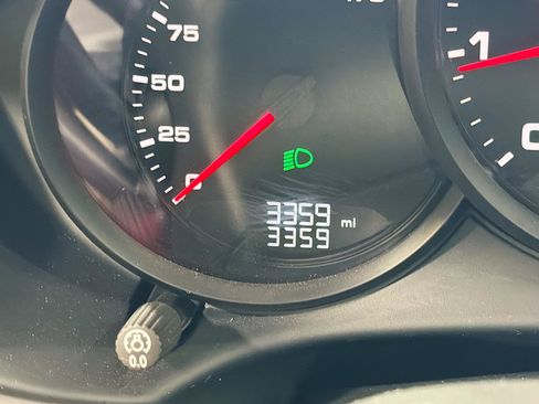 Certified 2025 Porsche 718 Boxster RWD image 36