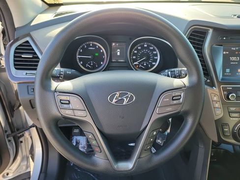Used 2018 Hyundai Santa Fe SE FWD image 18