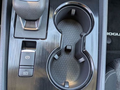 Used 2025 Nissan Rogue SV FWD image 29