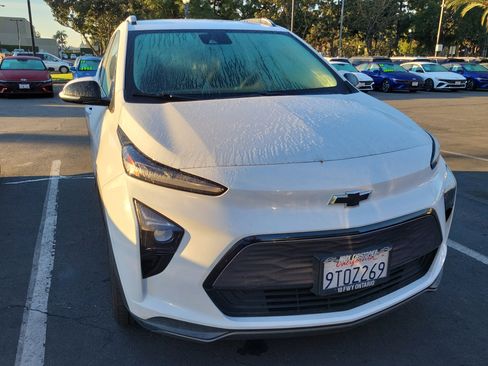 Used 2022 Chevrolet Bolt EUV LT image 2
