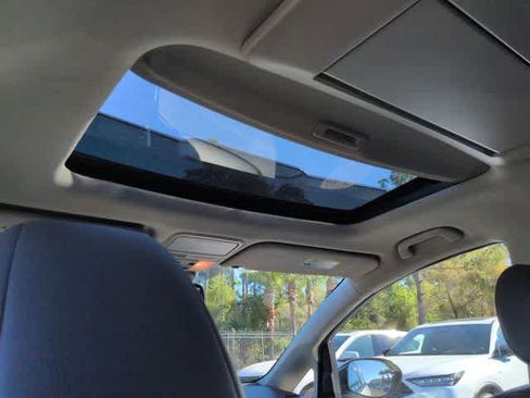 Used 2016 Honda Odyssey Touring Elite image 23