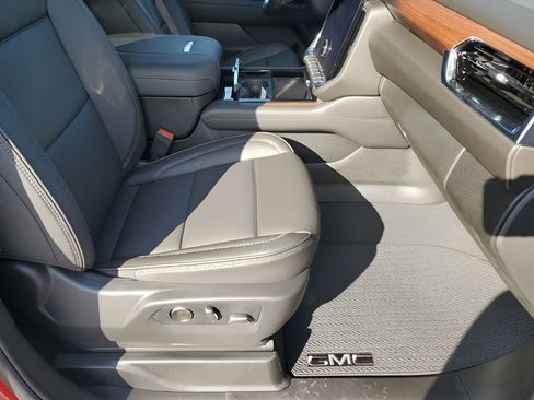 New 2026 GMC Yukon Denali w/ Sun & Power Step Package image 16