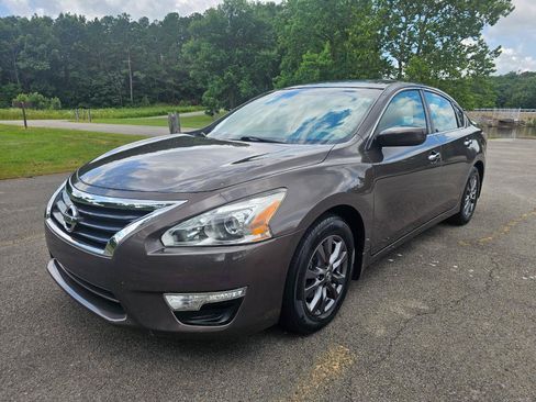 Used 2015 Nissan Altima 2.5 S w/ Special Edition Package FWD image 11