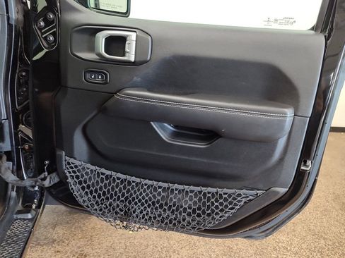 Used 2021 Jeep Wrangler Rubicon AWD/4WD image 18