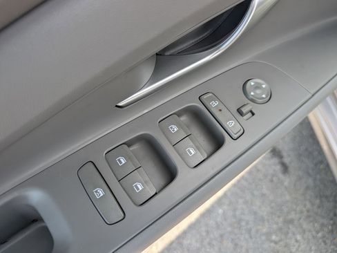 Used 2024 Hyundai Elantra SEL w/ Convenience Package FWD image 15
