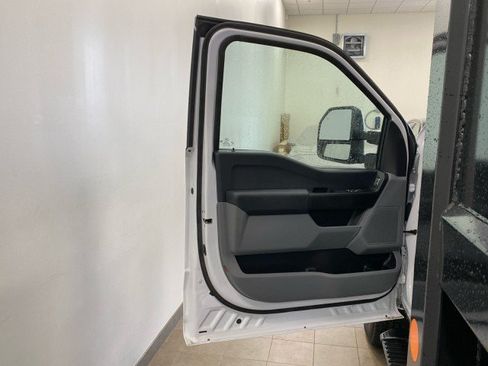 Certified 2023 Ford F350 4x4 Regular Cab DRW Super Duty image 10