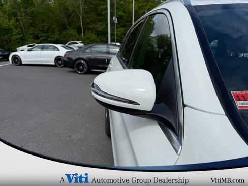 Used 2022 Mercedes-Benz GLC 300 4MATIC image 10