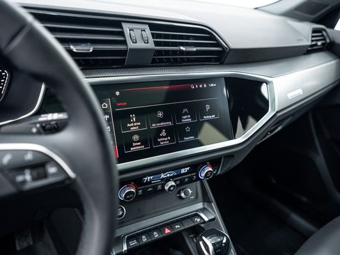 Certified 2025 Audi Q3 2.0T Premium w/ Convenience Package image 16