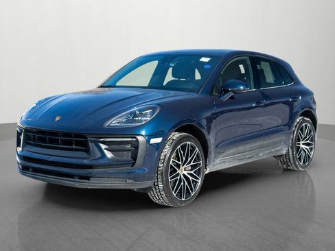 Used 2022 Porsche Macan image 3