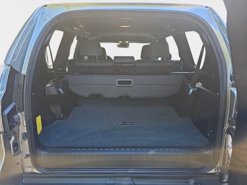 Certified 2021 Lexus GX 460 Premium w/ Premium Package AWD/4WD image 11