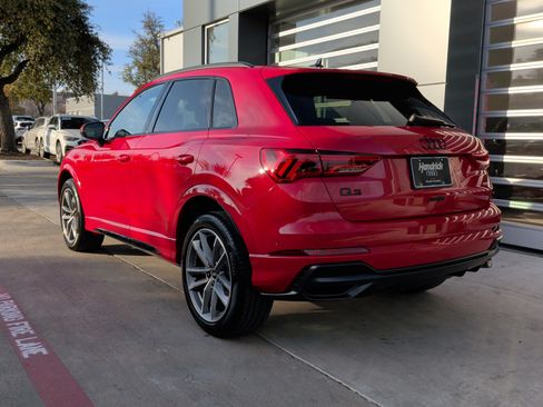 Certified 2022 Audi Q3 2.0T Premium w/ Black Optic Sport Package image 8