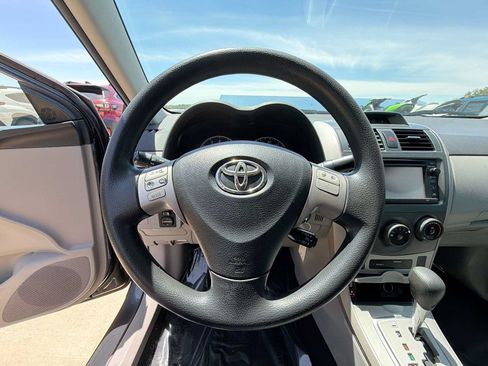 Used 2013 Toyota Corolla LE FWD image 19