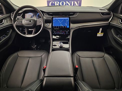 New 2025 Jeep Grand Cherokee Limited image 15