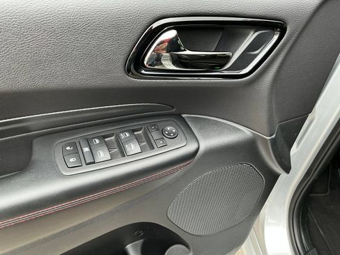 Used 2025 Dodge Durango GT AWD/4WD image 14
