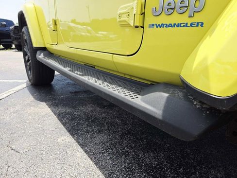 Used 2023 Jeep Wrangler Unlimited Sahara w/ Cold Weather Group AWD/4WD image 18