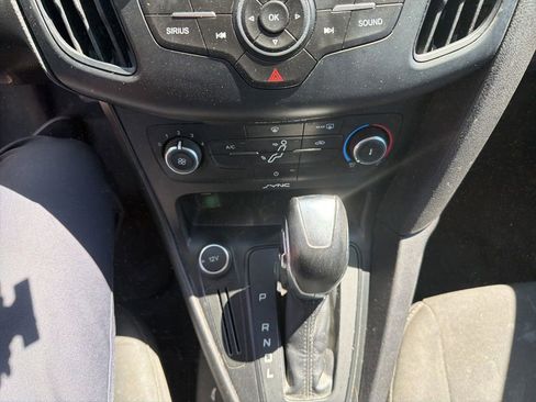 Used 2016 Ford Focus SE FWD image 15