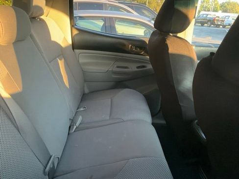 Used 2013 Toyota Tacoma 4x4 Double Cab w/ TRD Sport Pkg image 4