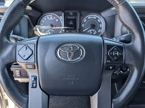 Used 2016 Toyota Tacoma TRD Sport RWD image 18