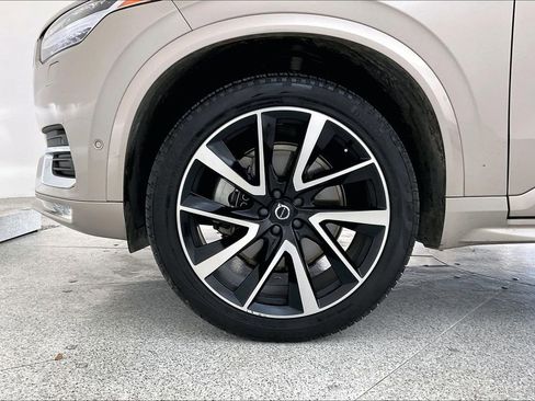 Used 2023 Volvo XC90 B6 Plus w/ Protection Package Premier image 12
