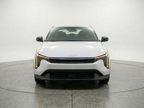 Used 2025 Kia K4 LXS image 2