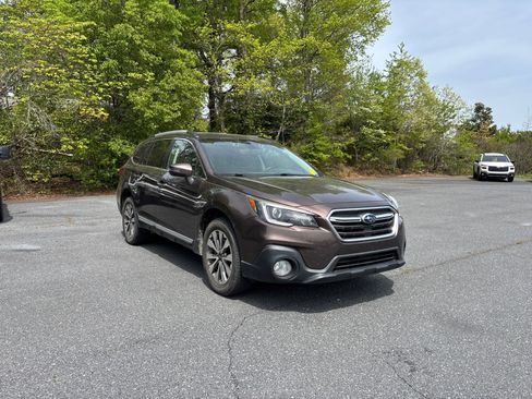 Used 2019 Subaru Outback 3.6R Touring w/ Popular Package #3A image 8