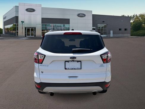 Used 2018 Ford Escape SE w/ Ford Safe & Smart Package FWD image 10