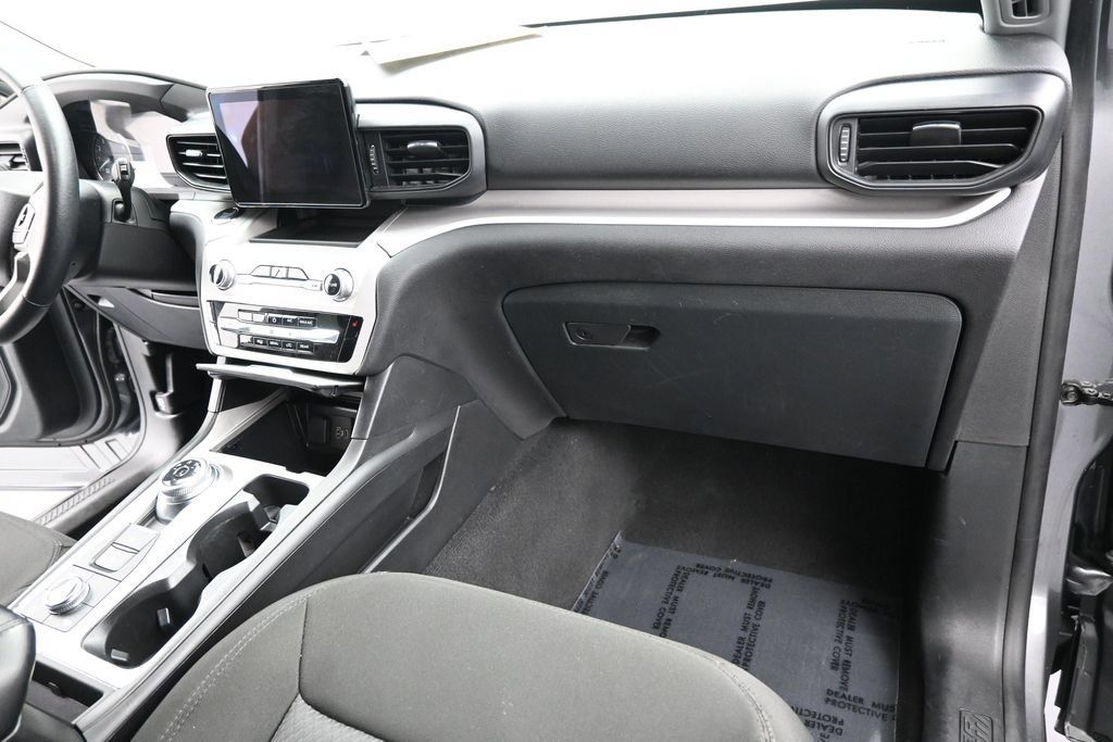 Used 2023 Ford Explorer XLT AWD/4WD image 20