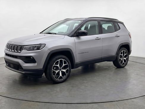 Used 2025 Jeep Compass Limited AWD/4WD image 3