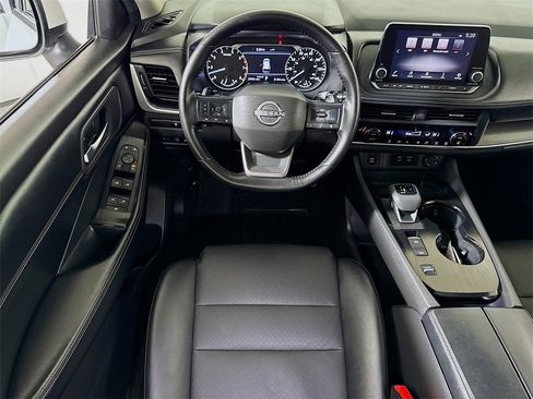 Used 2025 Nissan Rogue SV w/ SV Premium Package image 20