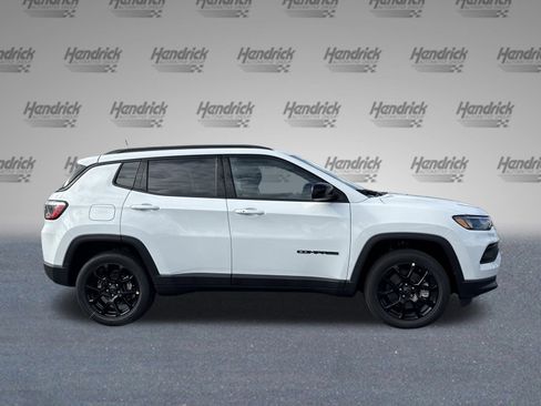 New 2026 Jeep Compass Latitude image 9