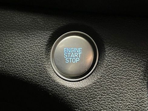 Used 2019 Hyundai Santa Fe SEL image 12