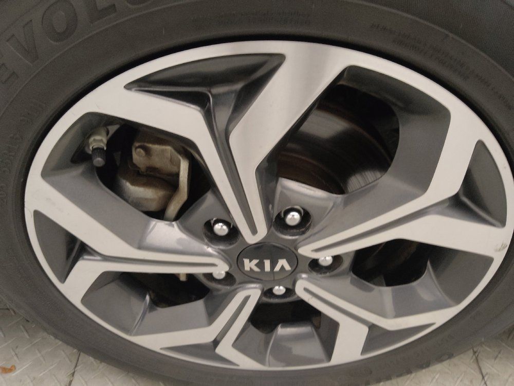 Used 2020 Kia Forte LXS FWD image 31