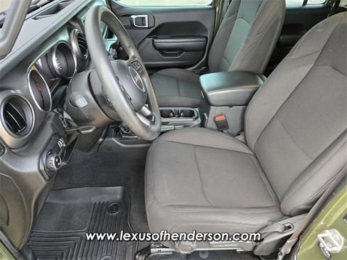 Used 2023 Jeep Gladiator Sport w/ Off Road Group image 10