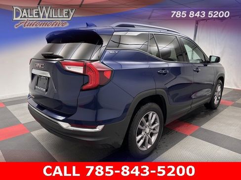 Used 2023 GMC Terrain SLT image 6