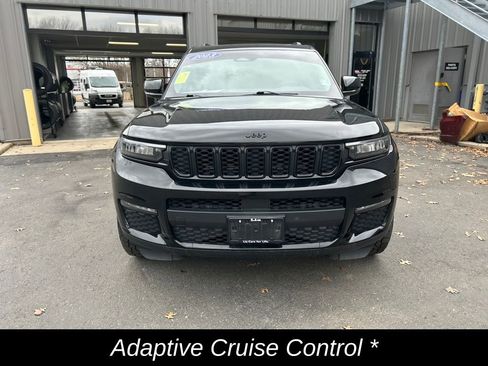 Used 2023 Jeep Grand Cherokee L Limited w/ Black Appearance Package image 9
