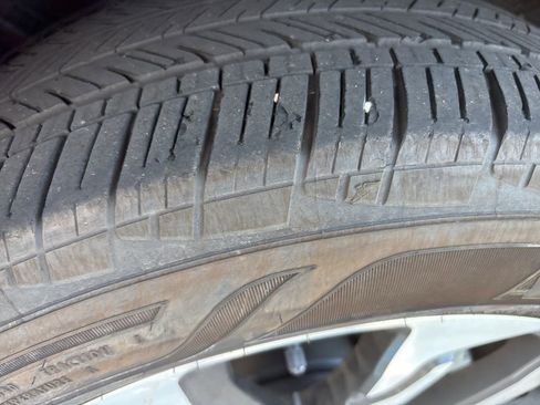 Used 2023 Toyota Corolla Cross XLE w/ Convenience Package image 3