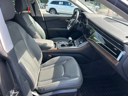 Used 2019 Audi Q8 Premium Plus AWD/4WD image 19