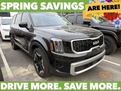 Used 2023 Kia Telluride EX w/ EX Captain's Chair Package