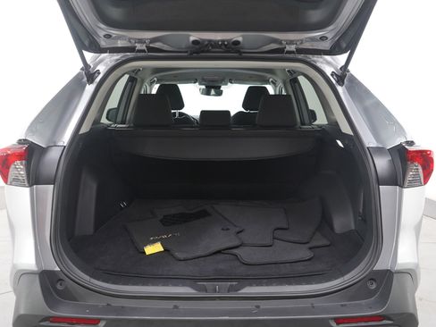 Used 2025 Toyota RAV4 XLE image 15
