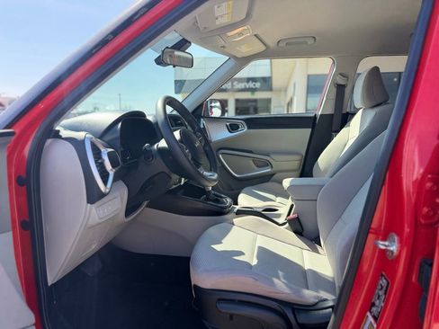 Used 2023 Kia Soul LX FWD image 8