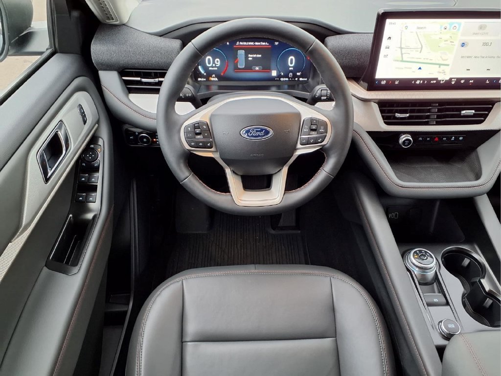 Used 2026 Ford Explorer Active w/ Active Comfort Package AWD/4WD image 13
