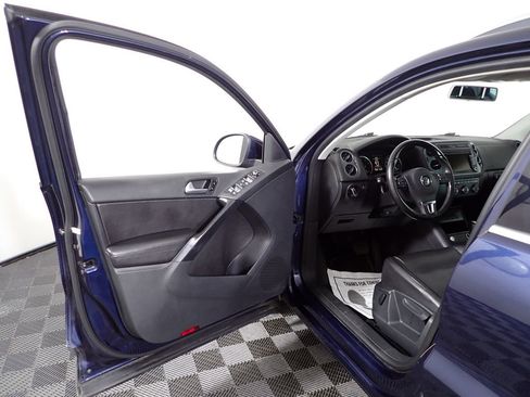 Used 2014 Volkswagen Tiguan SE AWD/4WD image 19