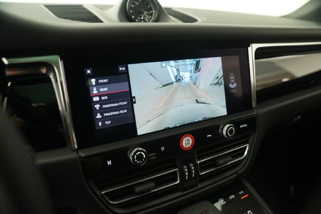 Certified 2026 Porsche Macan AWD/4WD image 44